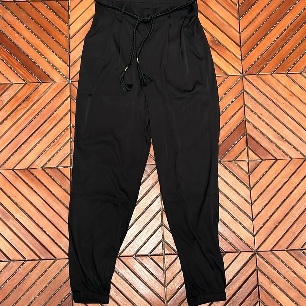 ⚫️ Boohoo Pleated Elastic Back Jogger with Braided Belt size 6